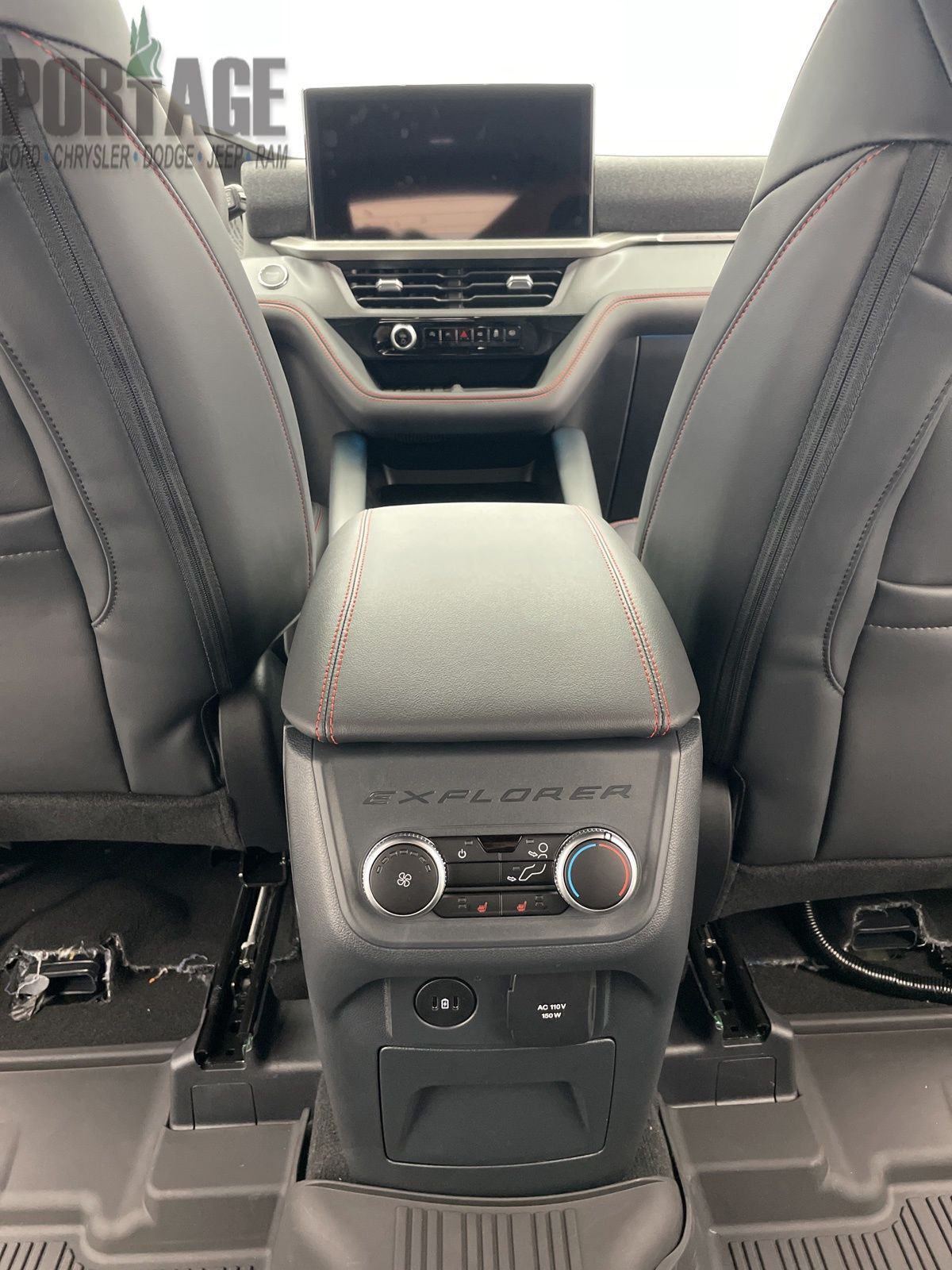 2025 Ford Explorer ST-Line photo 34