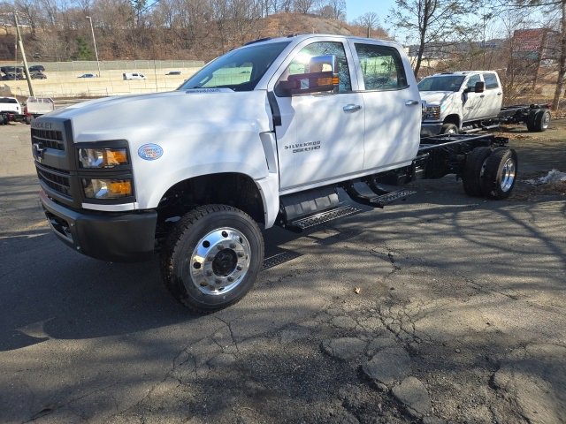2024 Chevrolet Silverado 5500HD 4500HD Work Truck photo 2