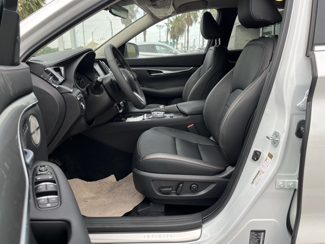 2025 Infiniti QX50 Luxe photo 11