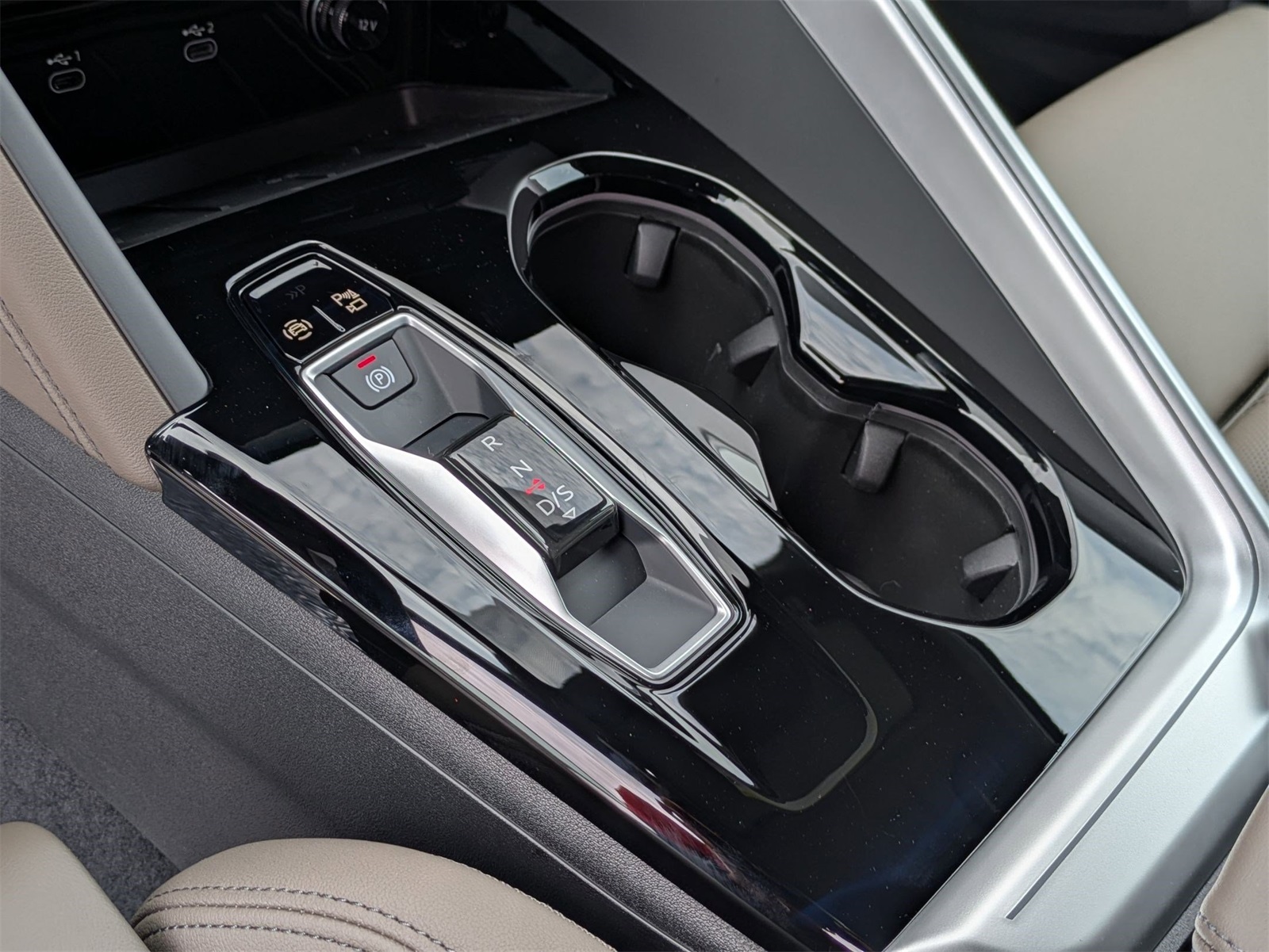 2025 Audi Q5 2.0T Premium Plus photo 4