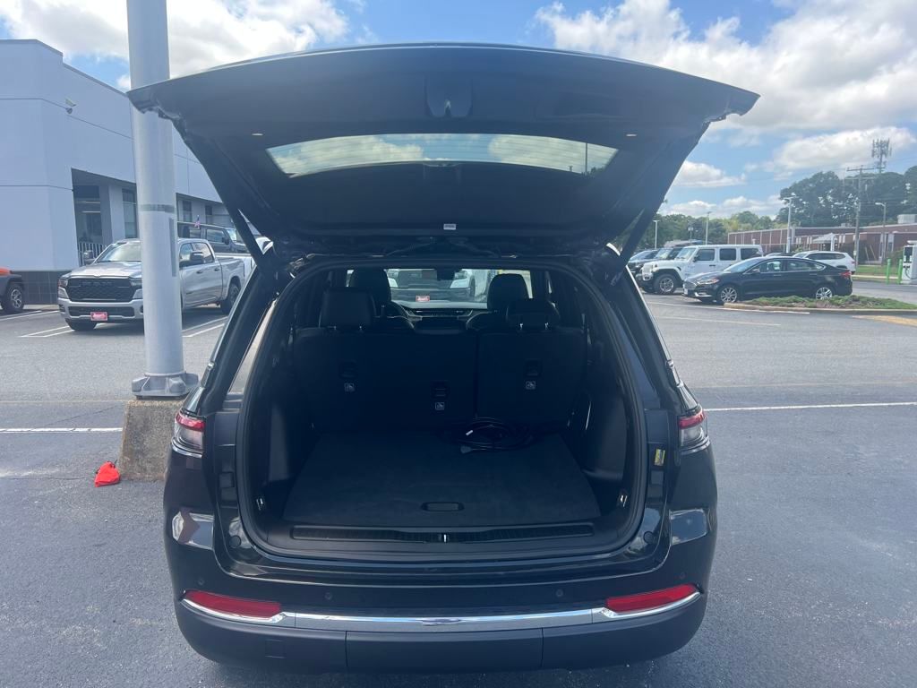 2024 Jeep Cherokee Limited 4xe photo 7