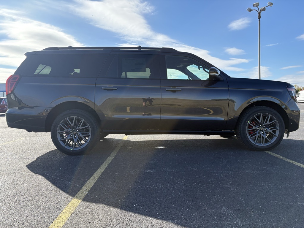 2025 Ford Expedition Platinum MAX photo 4