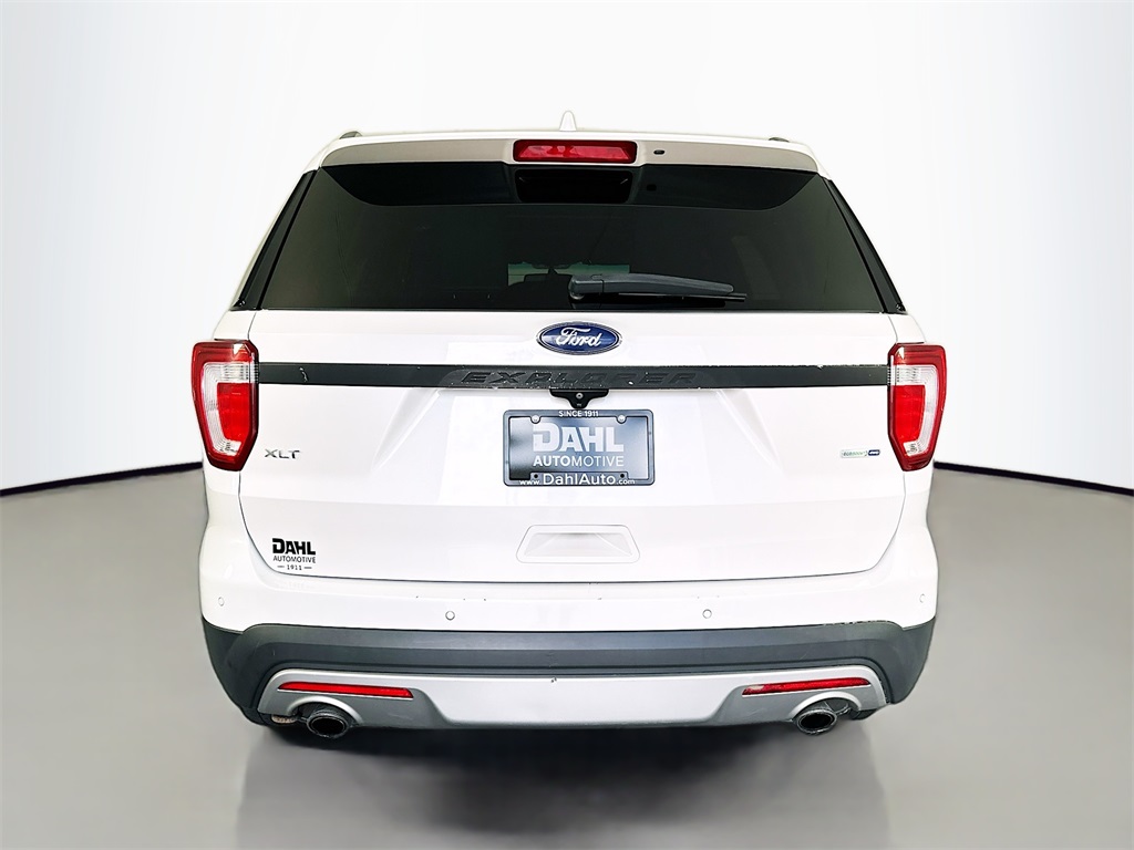 2016 Ford Explorer XLT photo 3