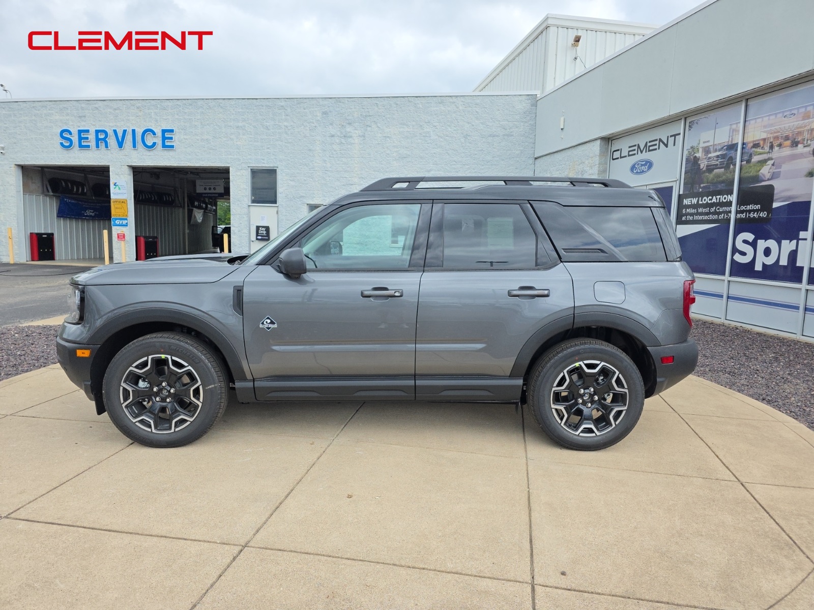 2025 Ford Bronco Sport Outer Banks photo 2