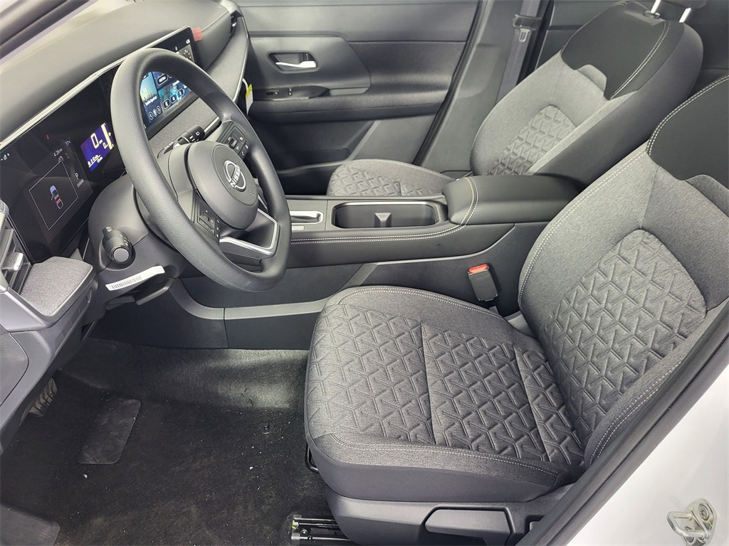 2025 Nissan Kicks SV photo 10