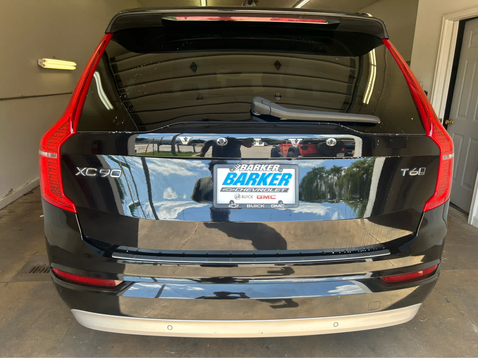 2022 Volvo XC90 Momentum photo 2