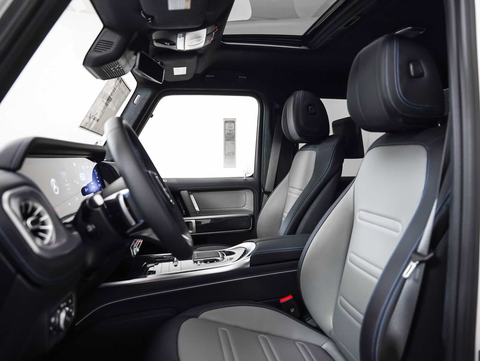 2025 Mercedes Benz G photo 5