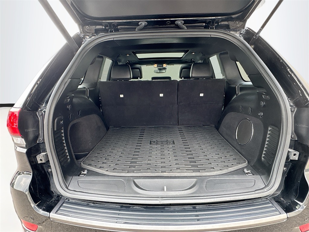 2021 Jeep Grand Cherokee Anniversary Edition photo 26
