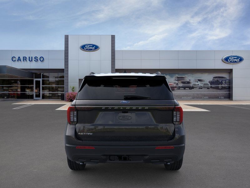 2025 Ford Explorer photo 4
