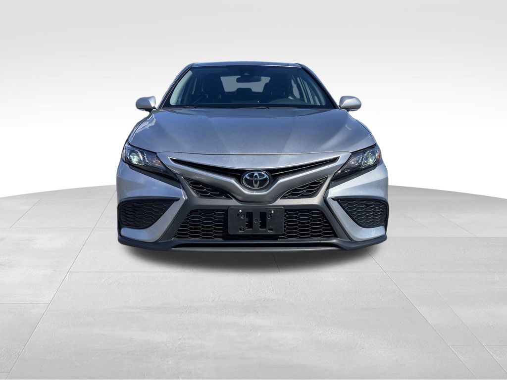 2024 Toyota Camry SE photo 3