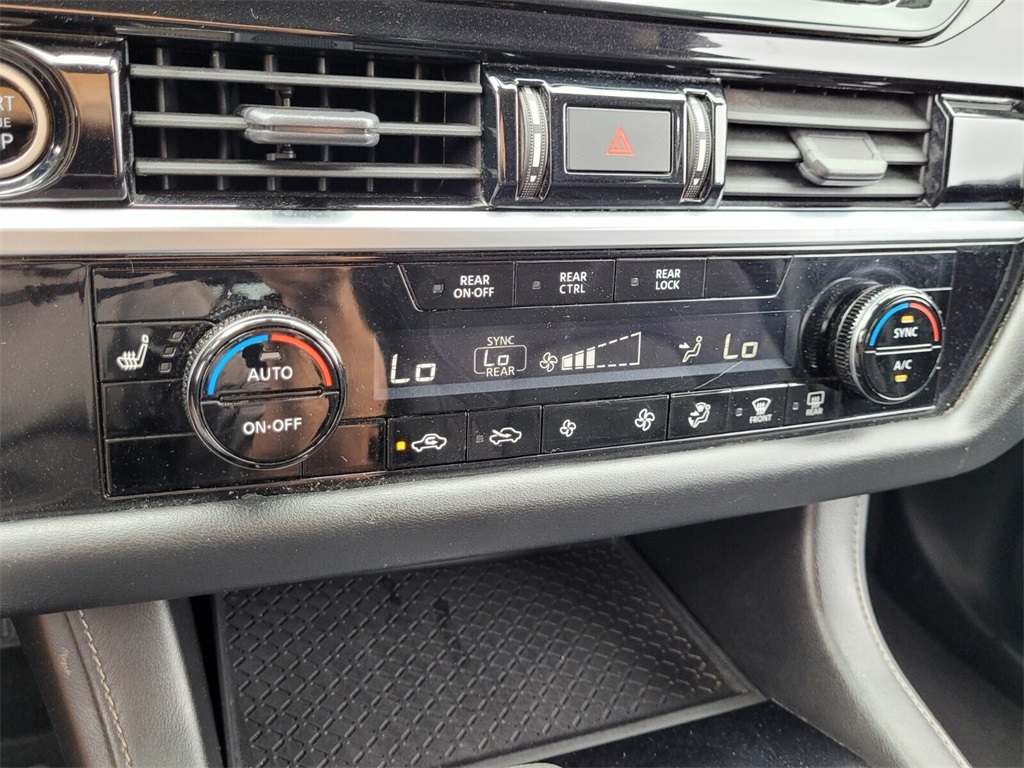 2023 Nissan Pathfinder SV photo 18