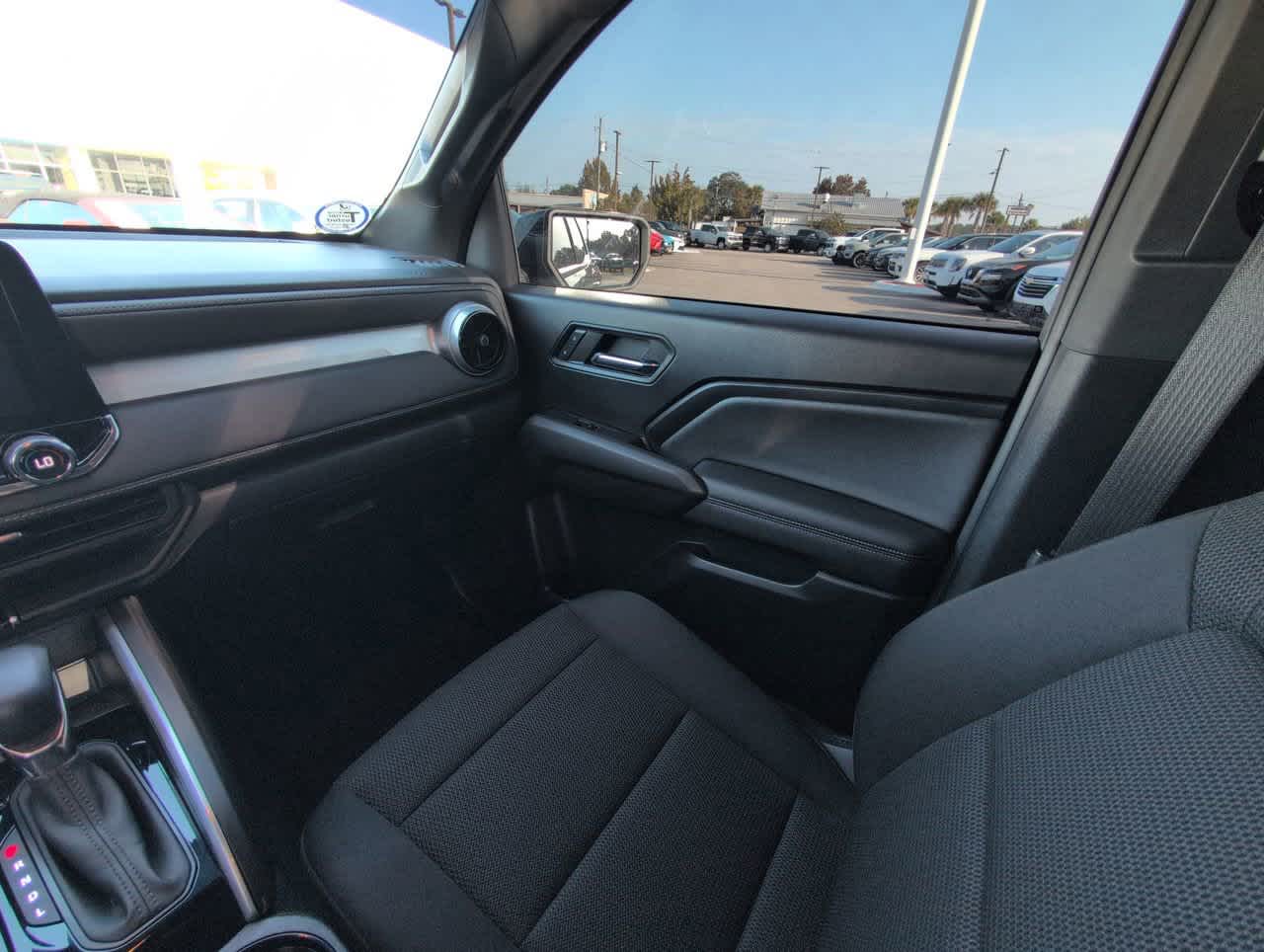 2023 Chevrolet Colorado LT photo 3