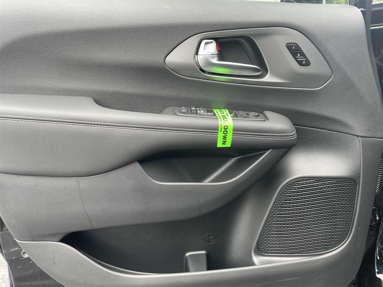 2026 Chrysler Pacifica photo 21