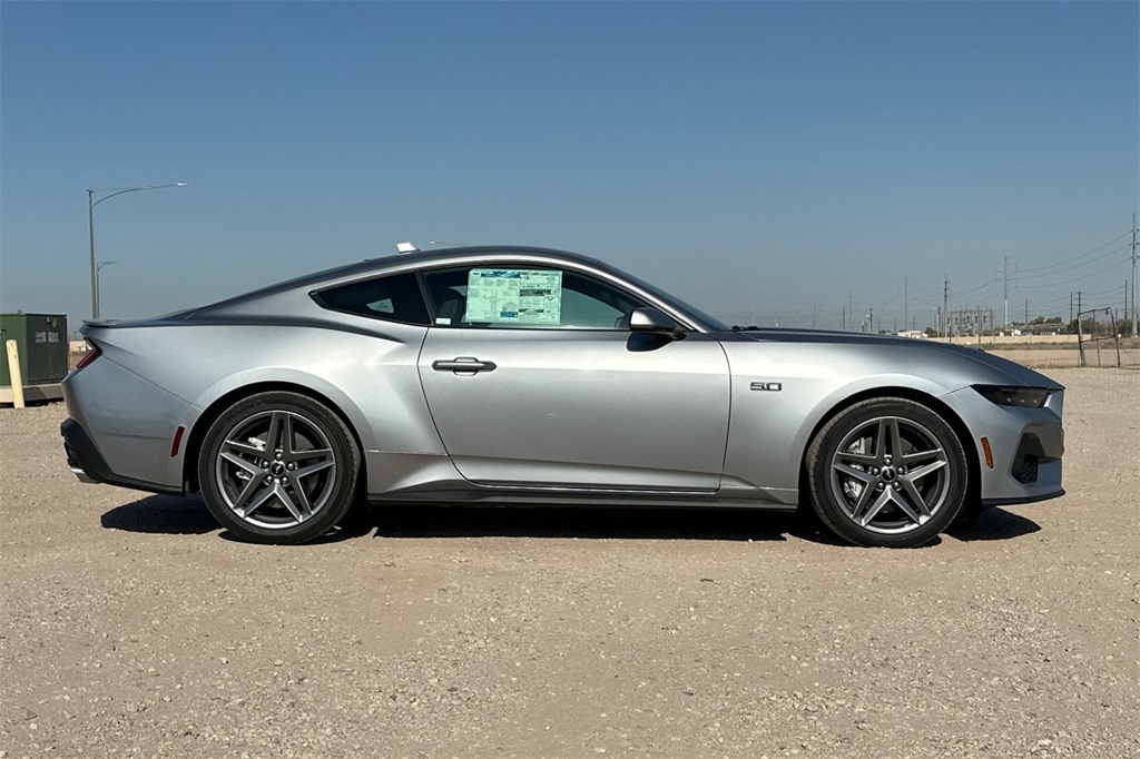 2025 Ford Mustang GT photo 3