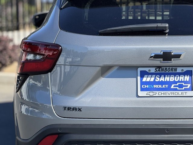 2025 Chevrolet Trax LT photo 5