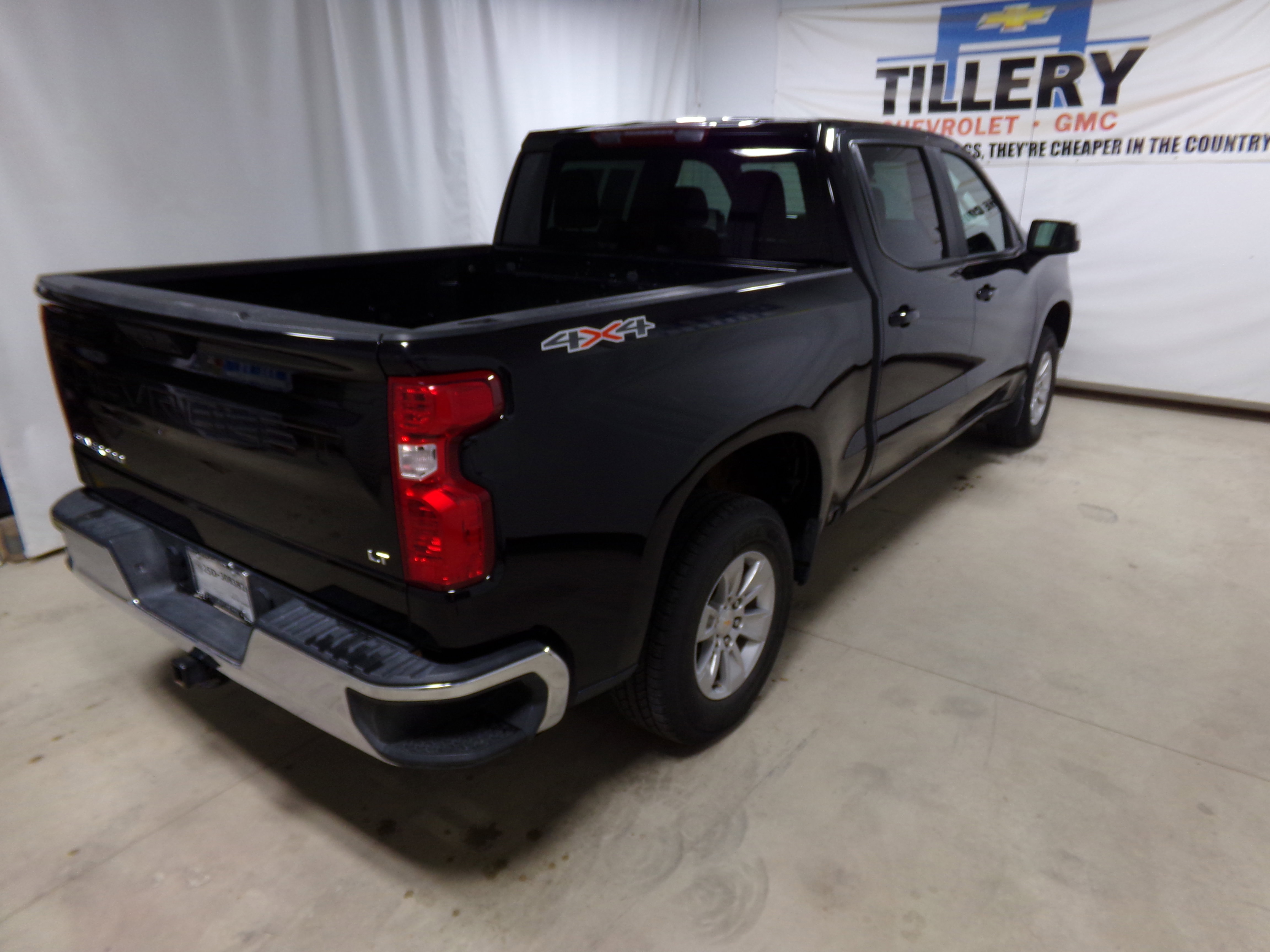 2025 Chevrolet Silverado 1500 LT photo 5