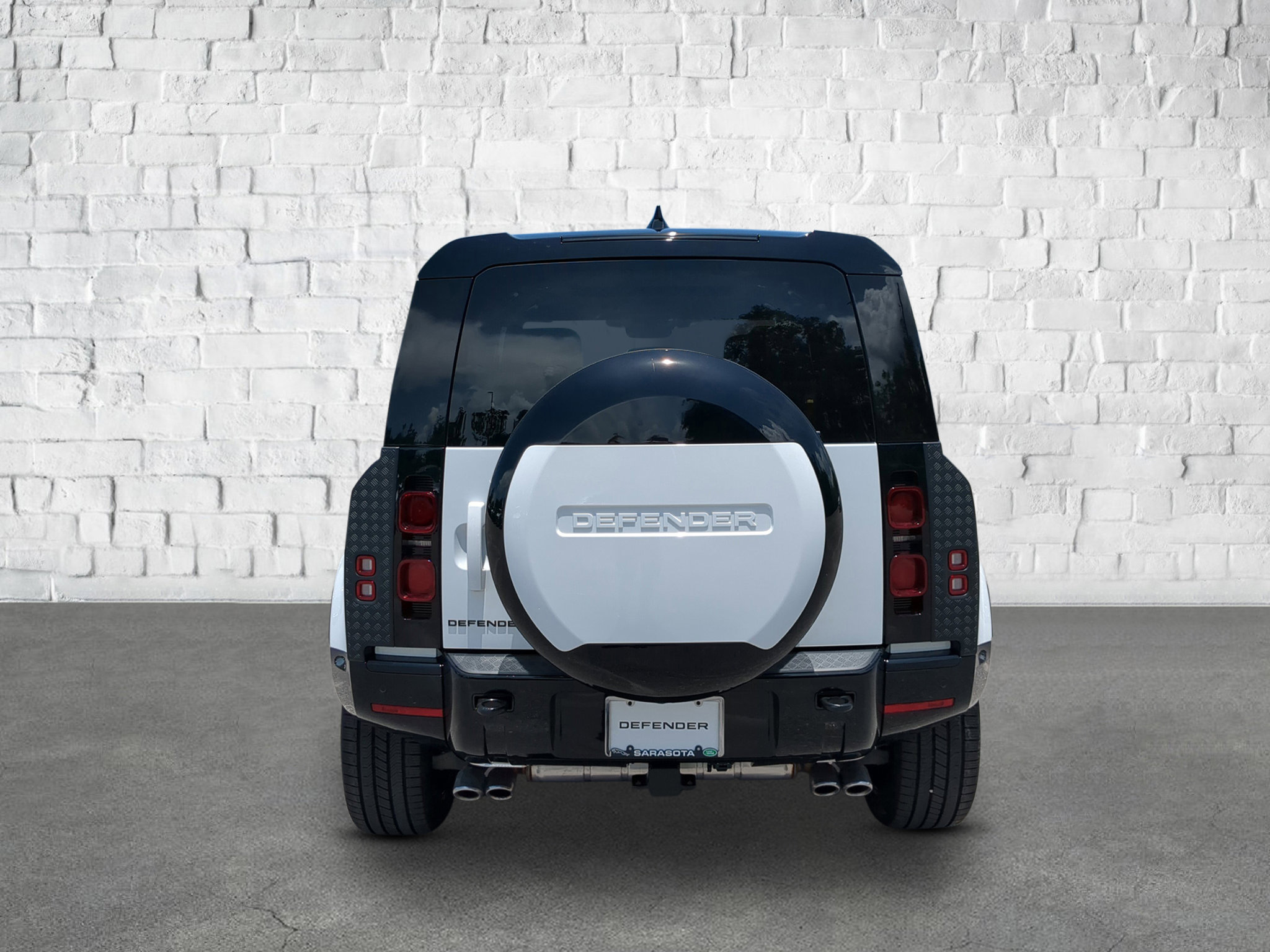 2025 Land Rover Defender X-Dynamic SE photo 5