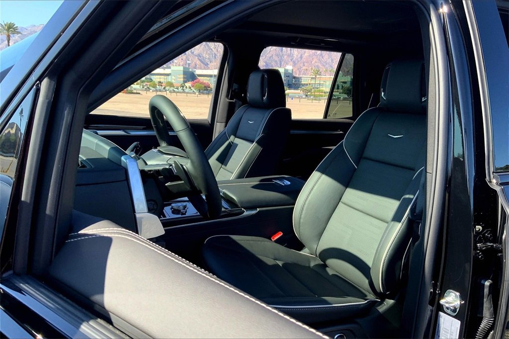 2025 Cadillac Escalade Sport photo 8