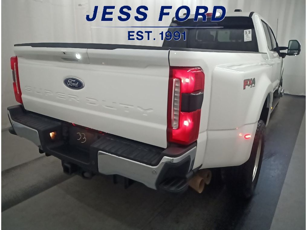 2023 Ford F-350 Lariat photo 3