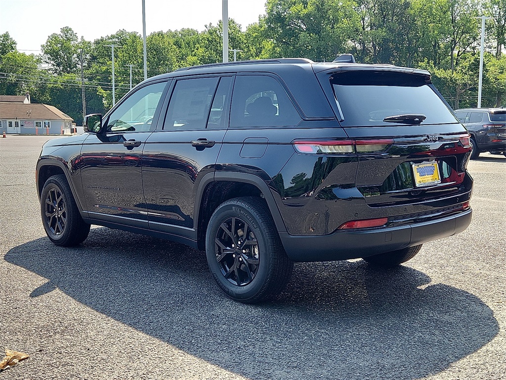 2025 Jeep Grand Cherokee Altitude X photo 3