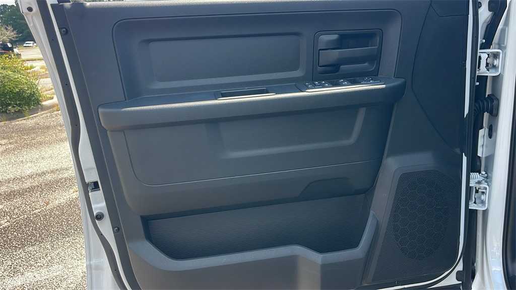 2026 Ram 2500 Tradesman photo 16