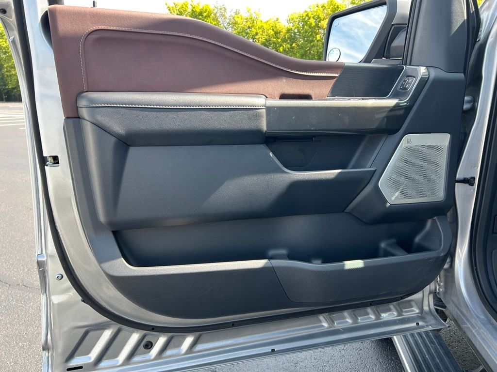 2023 Ford F-150 Lariat photo 16