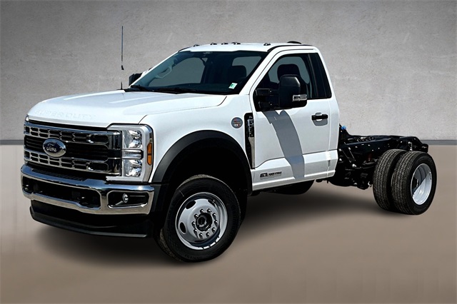 2025 Ford F-550 Super Duty Chassis Cab XL's photo