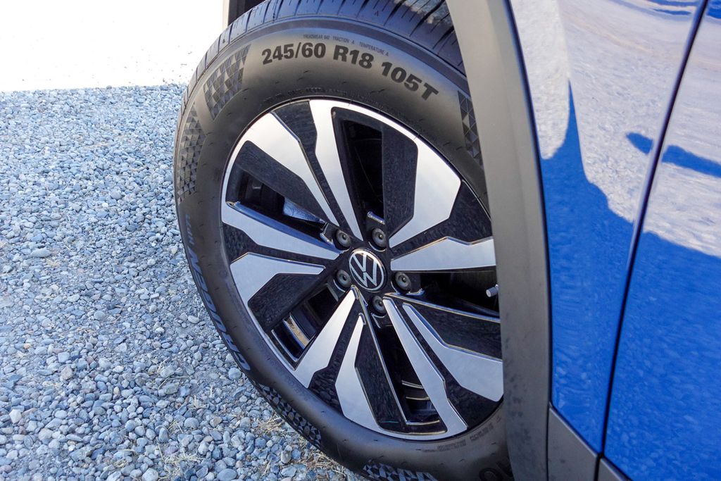 2025 Volkswagen Atlas SE photo 8