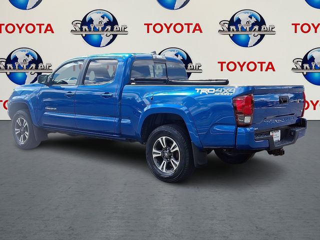 2018 Toyota Tacoma TRD Sport photo 4