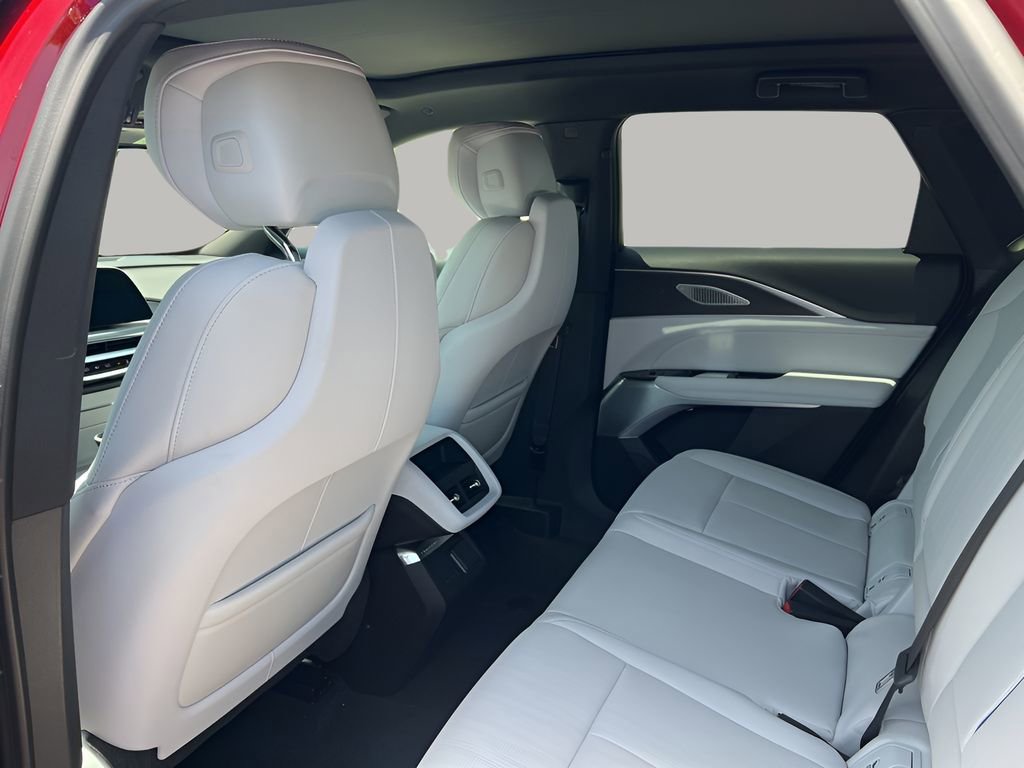 2025 Cadillac Lyriq Luxury photo 19