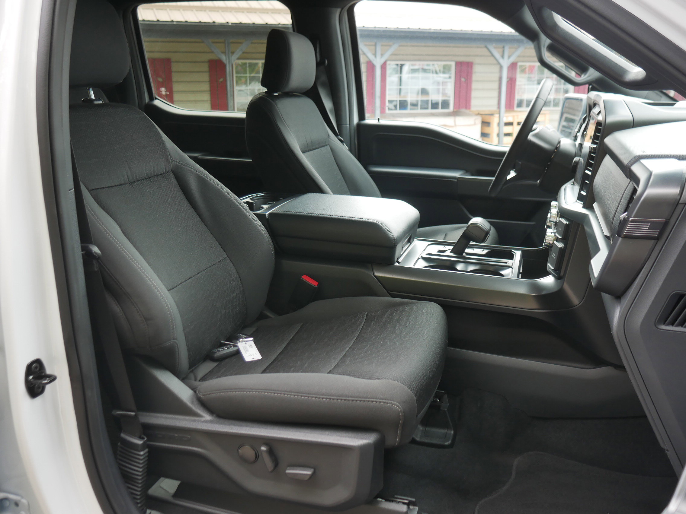 2024 Ford F-150 XLT photo 25