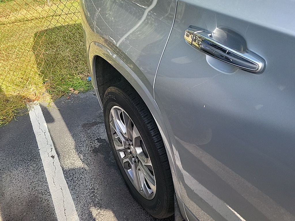 2021 Chevrolet Traverse Premier photo 17