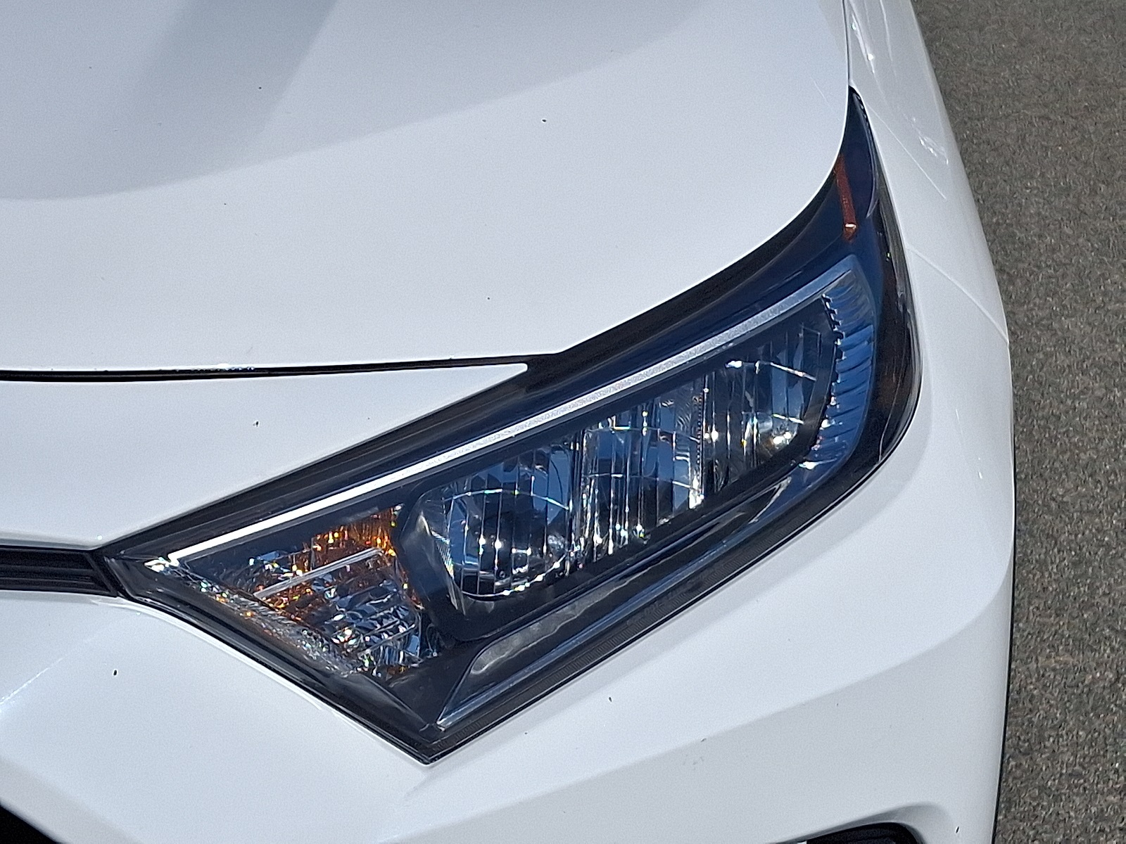 2020 Toyota RAV4 XLE photo 9
