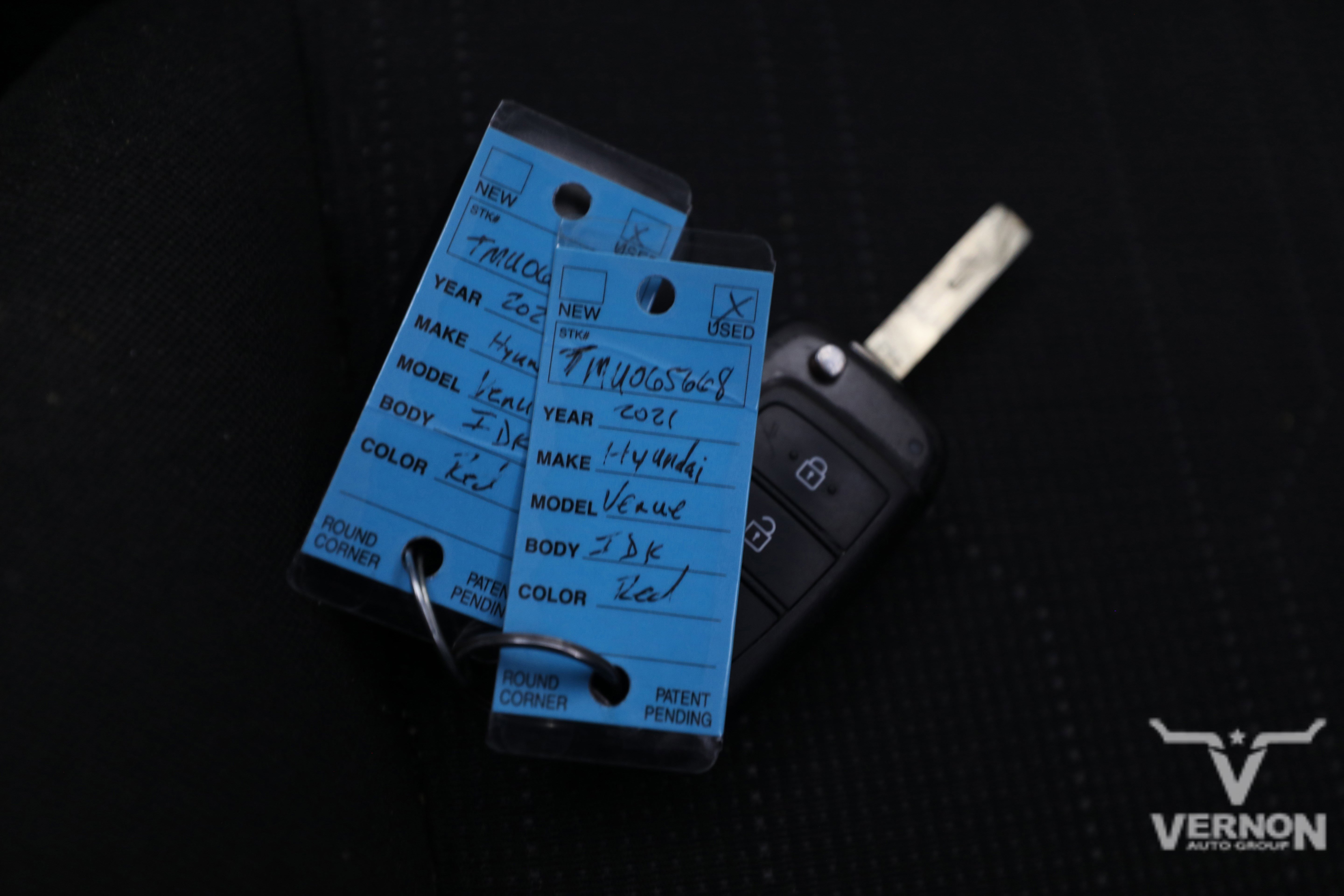 2021 Hyundai Venue SE photo 2