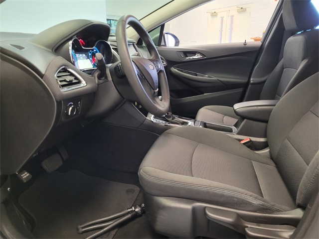 2017 Chevrolet Cruze LT photo 5