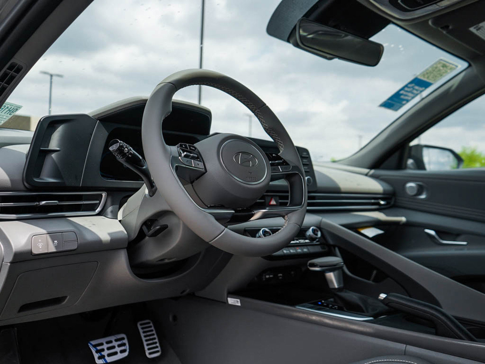 2025 Hyundai Elantra SEL Sport photo 15