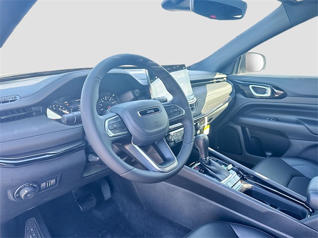 2025 Jeep Compass Latitude photo 8