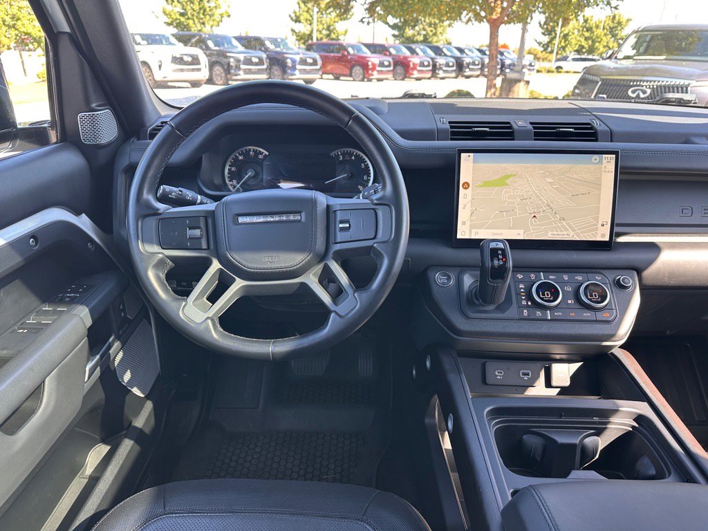 2023 Land Rover Defender 130 X-Dynamic SE photo 10