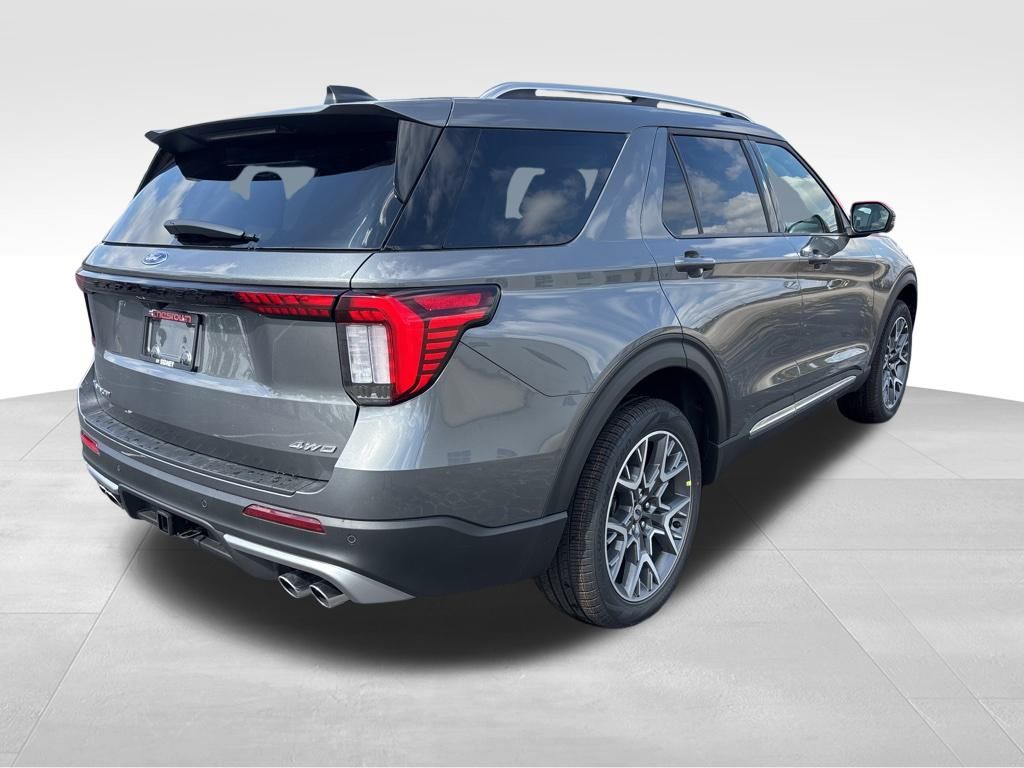 2025 Ford Explorer Platinum photo 5