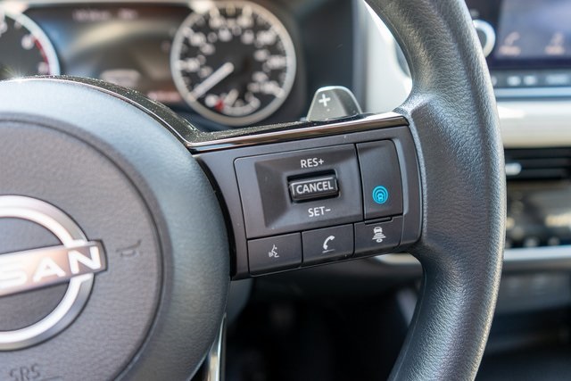 2022 Nissan Rogue SV photo 17