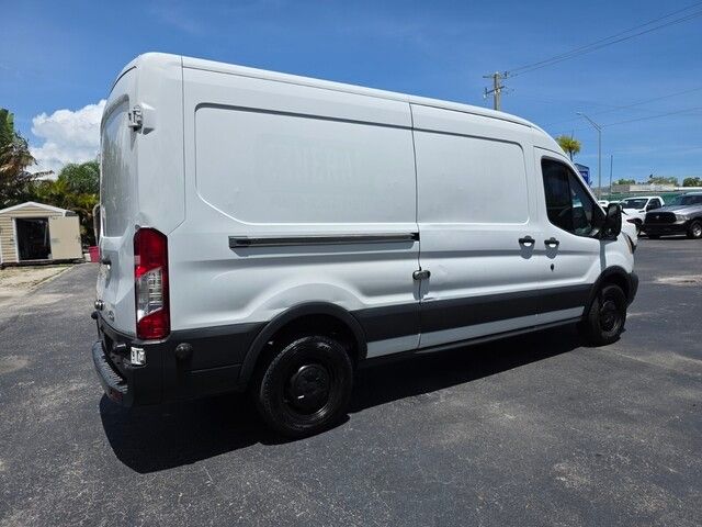 2015 Ford Transit Cargo photo 2