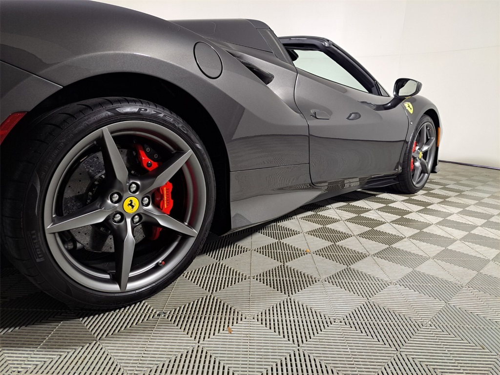 Certified Used 2022 Canna di Fucile Ferrari Base image 9