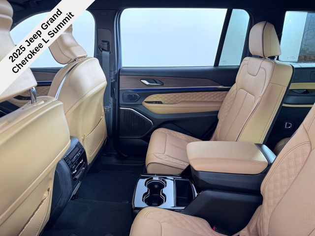 2025 Jeep Cherokee L Summit photo 21