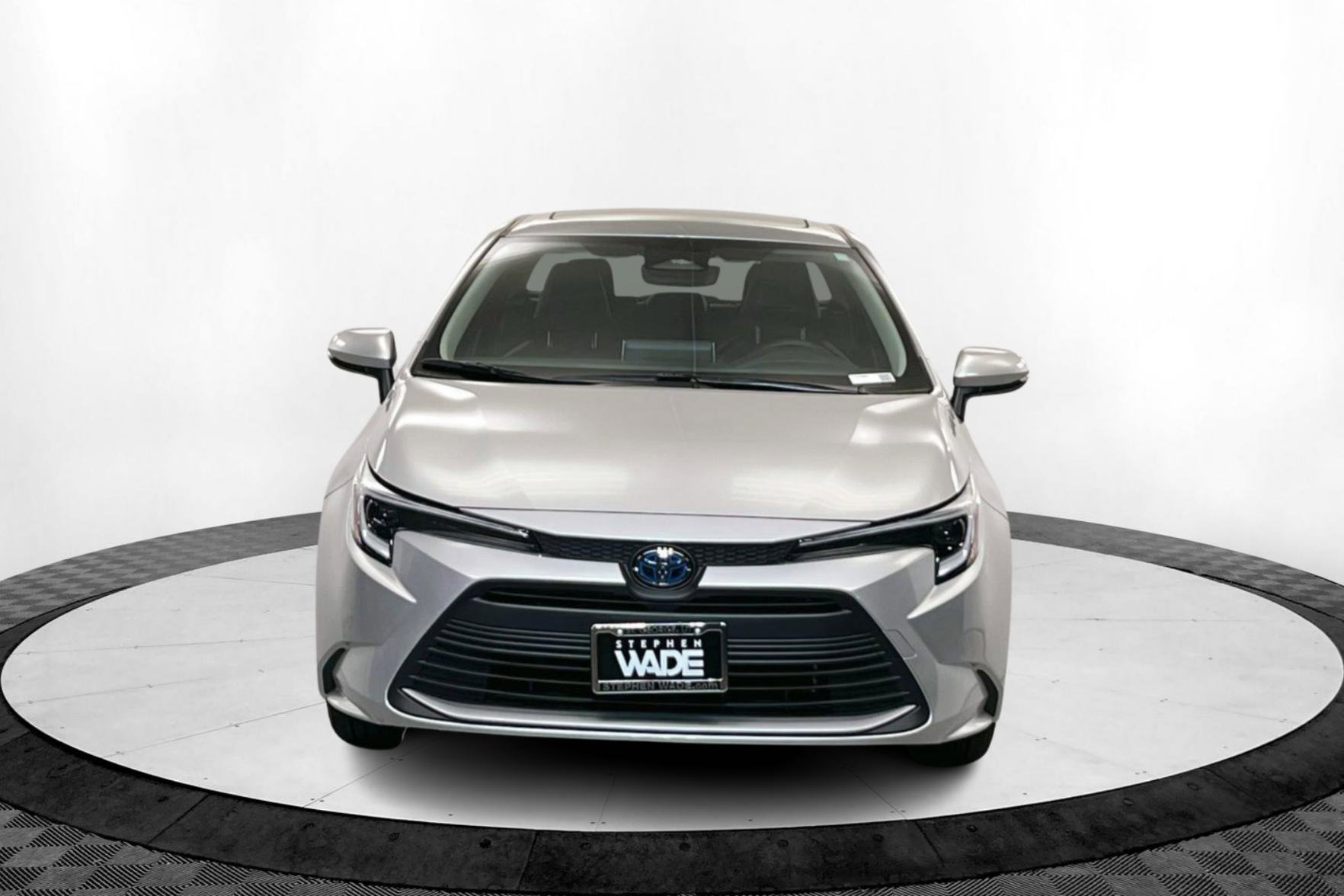 2024 Toyota Corolla Hybrid LE photo 8