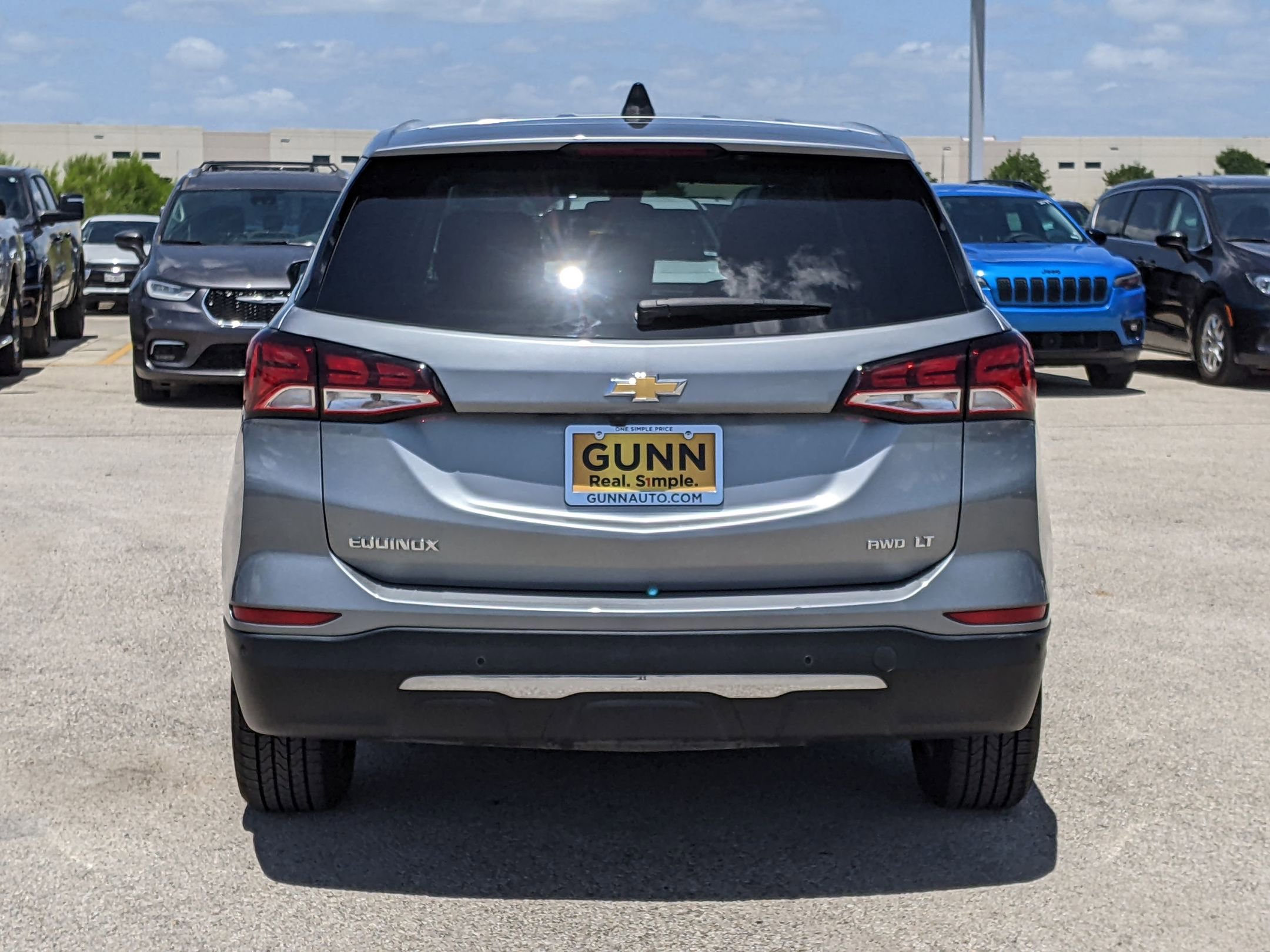 2023 Chevrolet Equinox LT photo 4