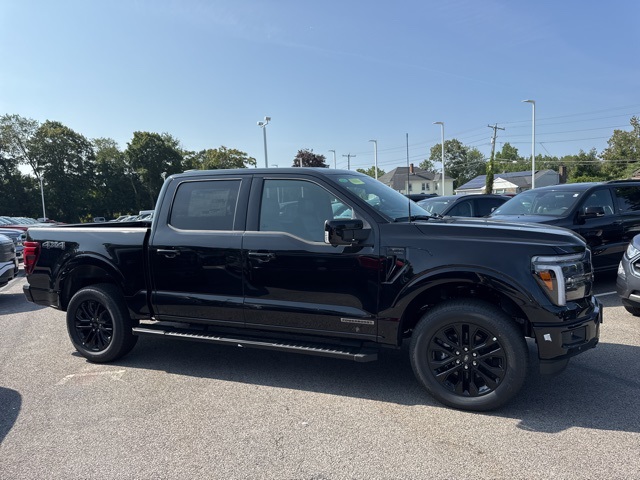 2025 Ford F-150 Lariat photo 2