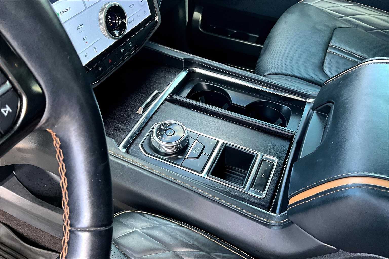 2023 Ford Expedition Platinum photo 16