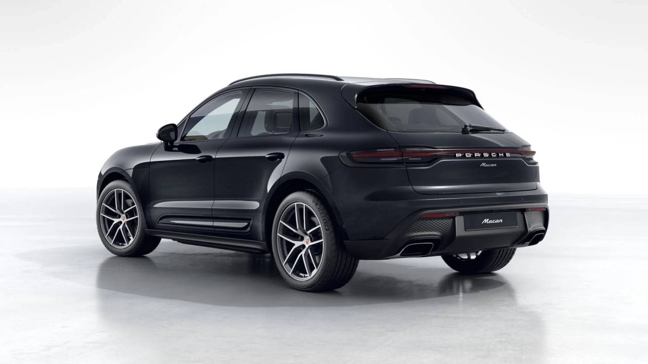 2026 Porsche Macan T photo 2