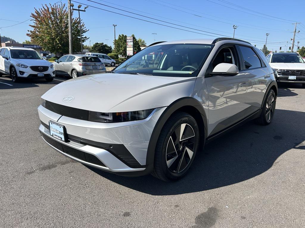2025 Hyundai Ioniq 5 SE Standard Range photo 3