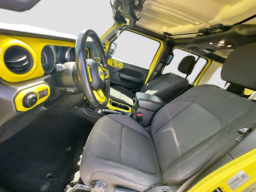 2022 Jeep Wrangler Unlimited High Tide photo 11